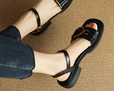 阿瑪拉 | 鈕扣平底涼鞋™